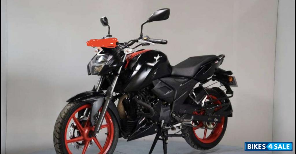 Matte Black TVS Apache RTR 160 4V Special Edition