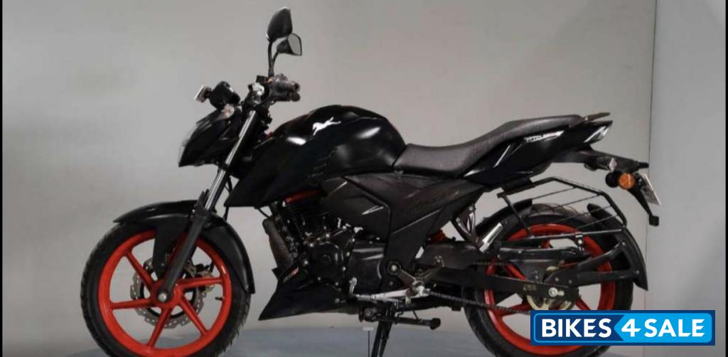 Matte Black TVS Apache RTR 160 4V Special Edition