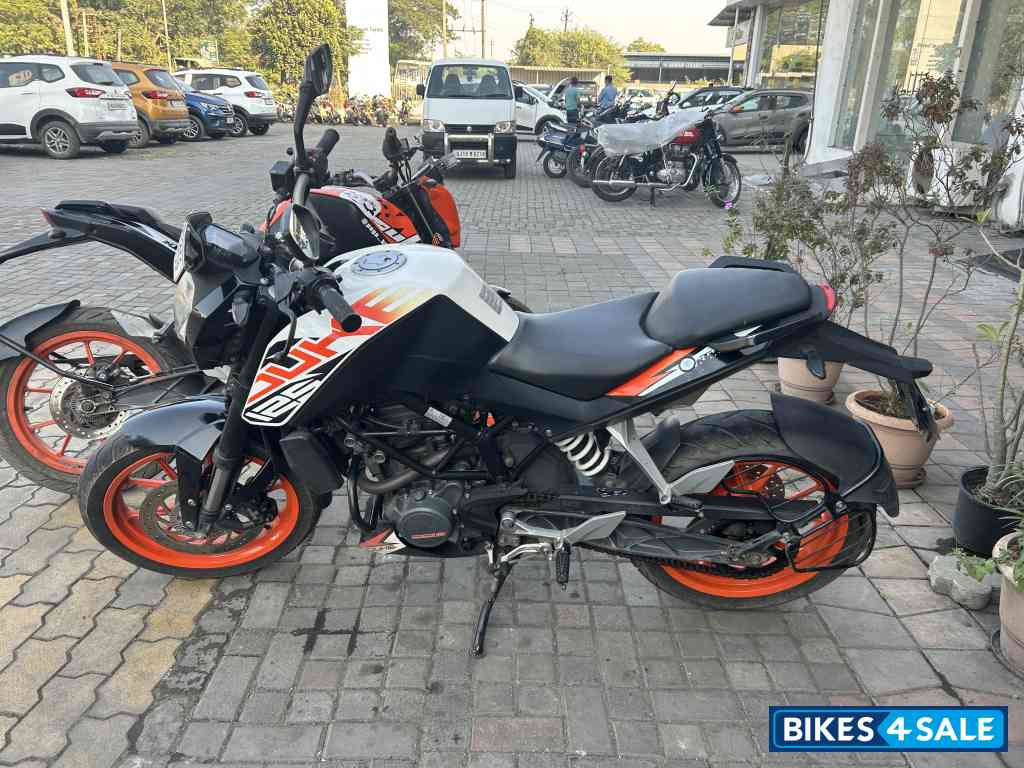KTM Duke 125