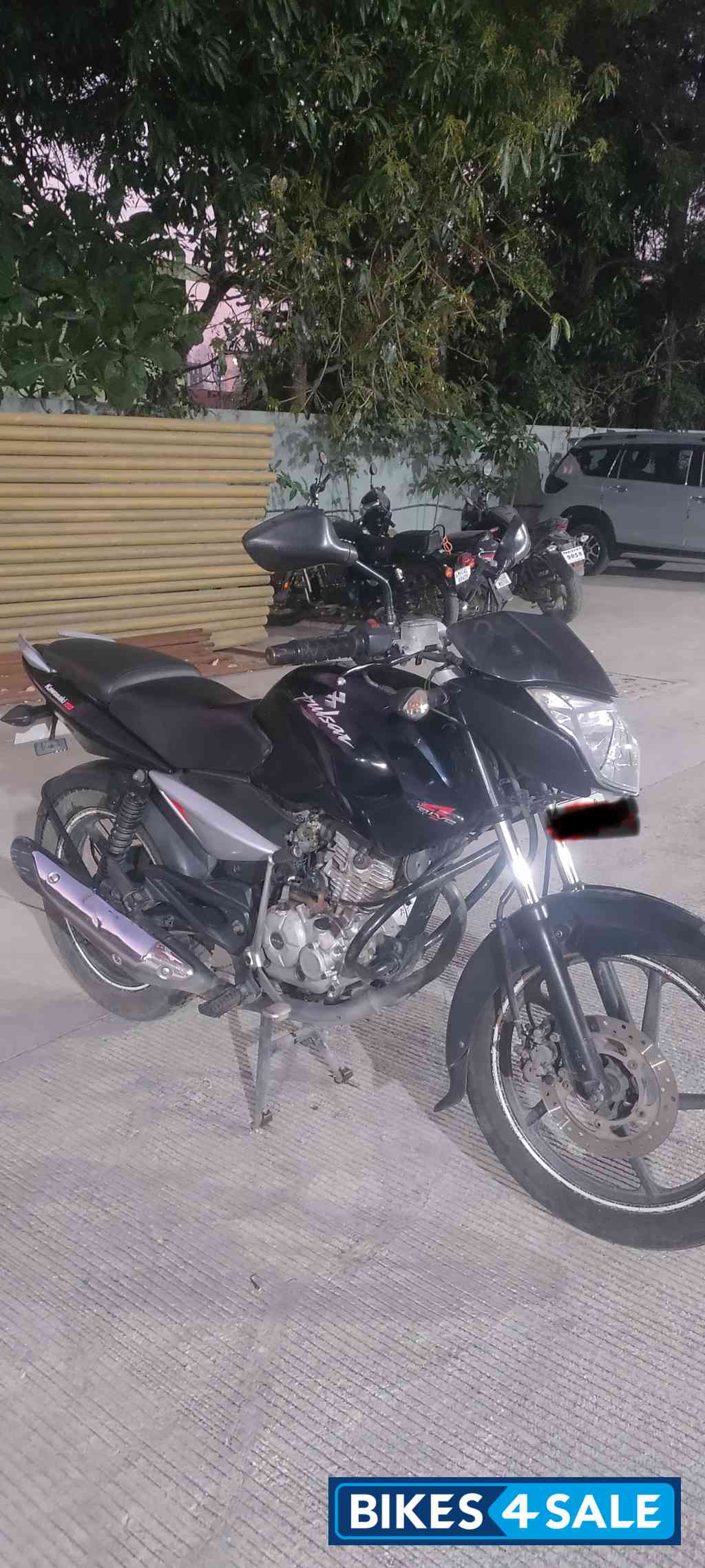 Black Bajaj Pulsar 135LS