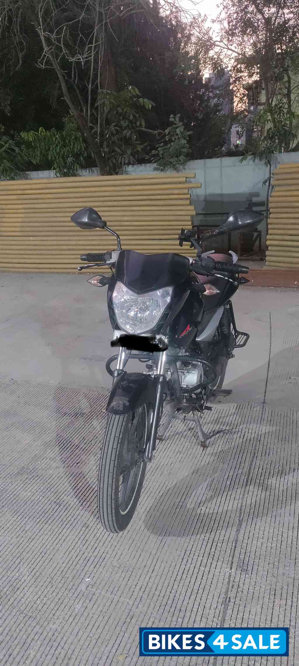 Black Bajaj Pulsar 135LS