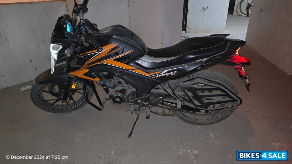 Honda CB Hornet 160R ABS