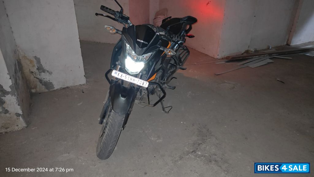 Honda CB Hornet 160R ABS