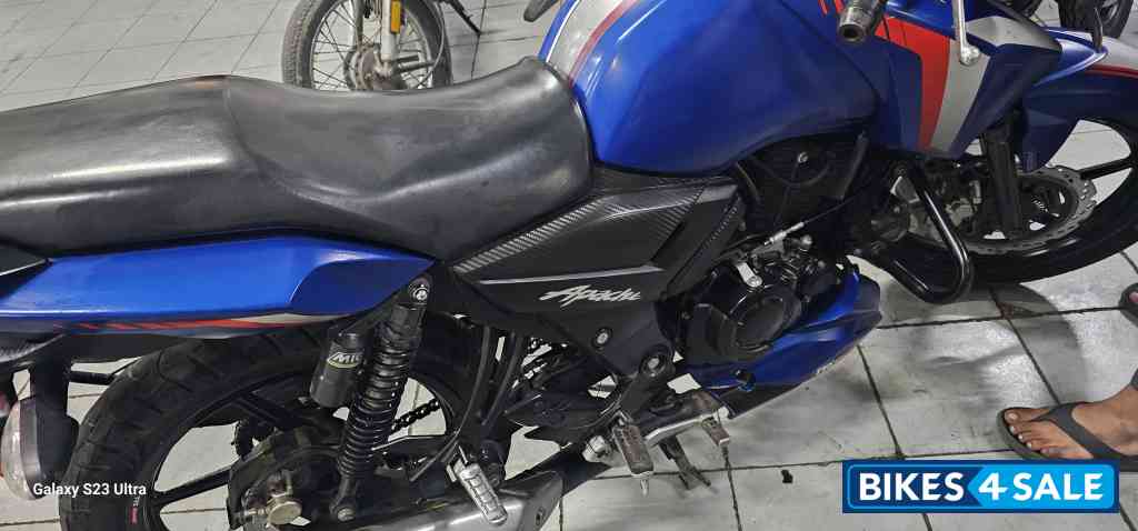 Blue TVS Apache RTR FI 160 Blue TVS Apache RTR FI 160