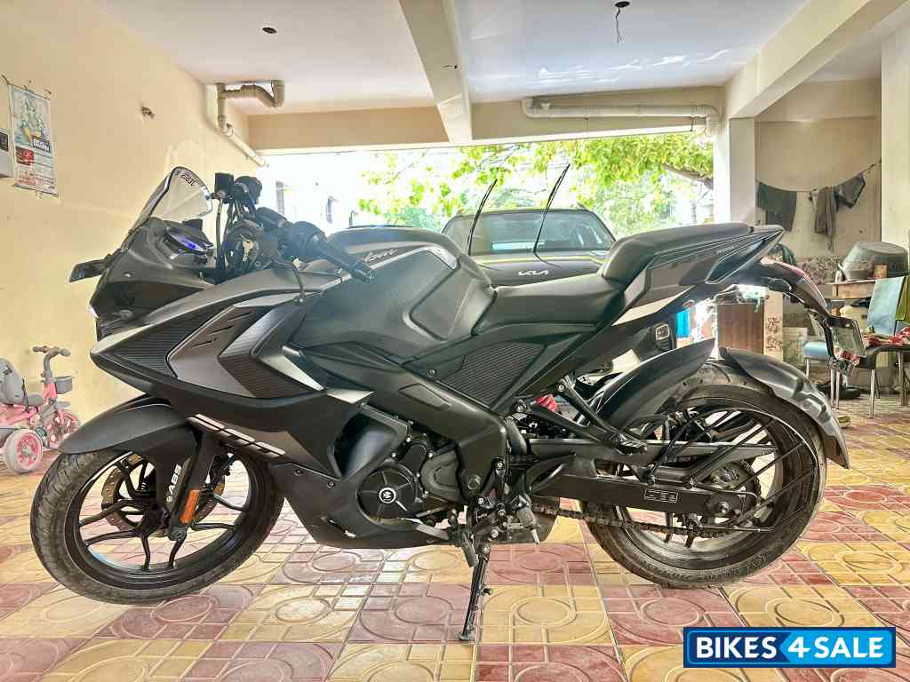 Bajaj Pulsar RS 200 BS6 Bajaj Pulsar RS 200 BS6