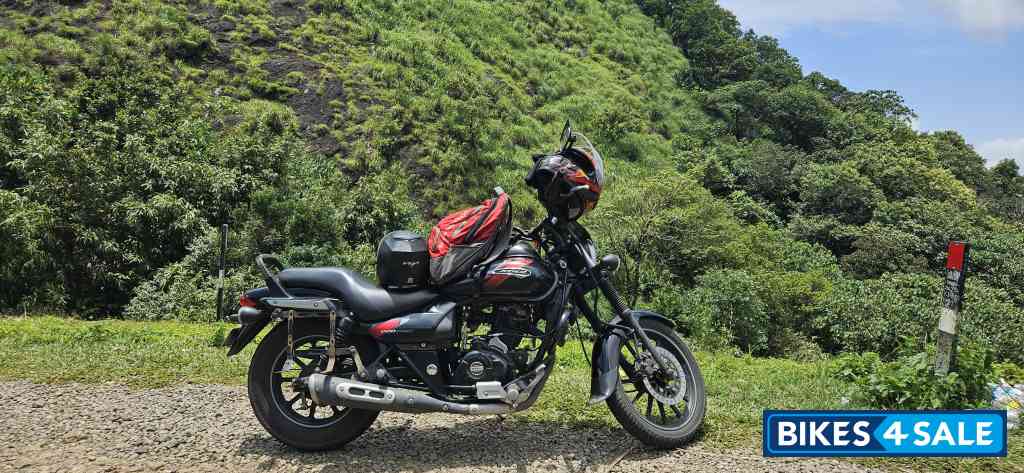 Bajaj Avenger Street 220