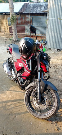 Vivid Red Cocktail Yamaha FZ-S