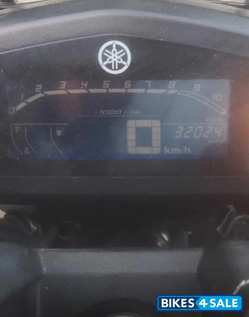 Vivid Red Cocktail Yamaha FZ-S