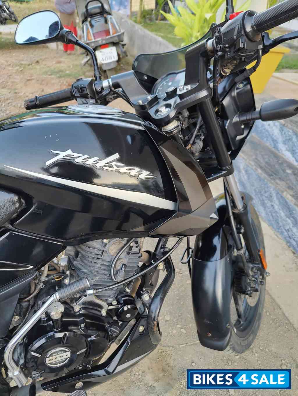 Bajaj Pulsar 125 Split Seat Bajaj Pulsar 125 Split Seat
