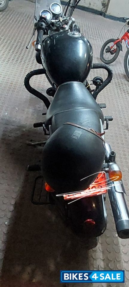 Black Royal Enfield Thunderbird 350