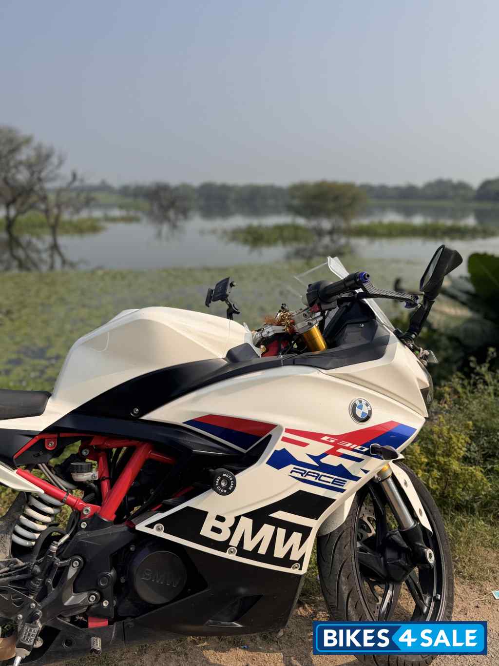 White BMW G 310 RR