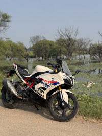 White BMW G 310 RR