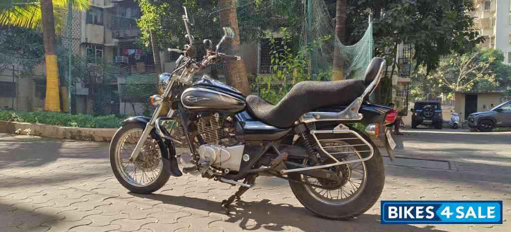 Bajaj Avenger 220 DTS-i