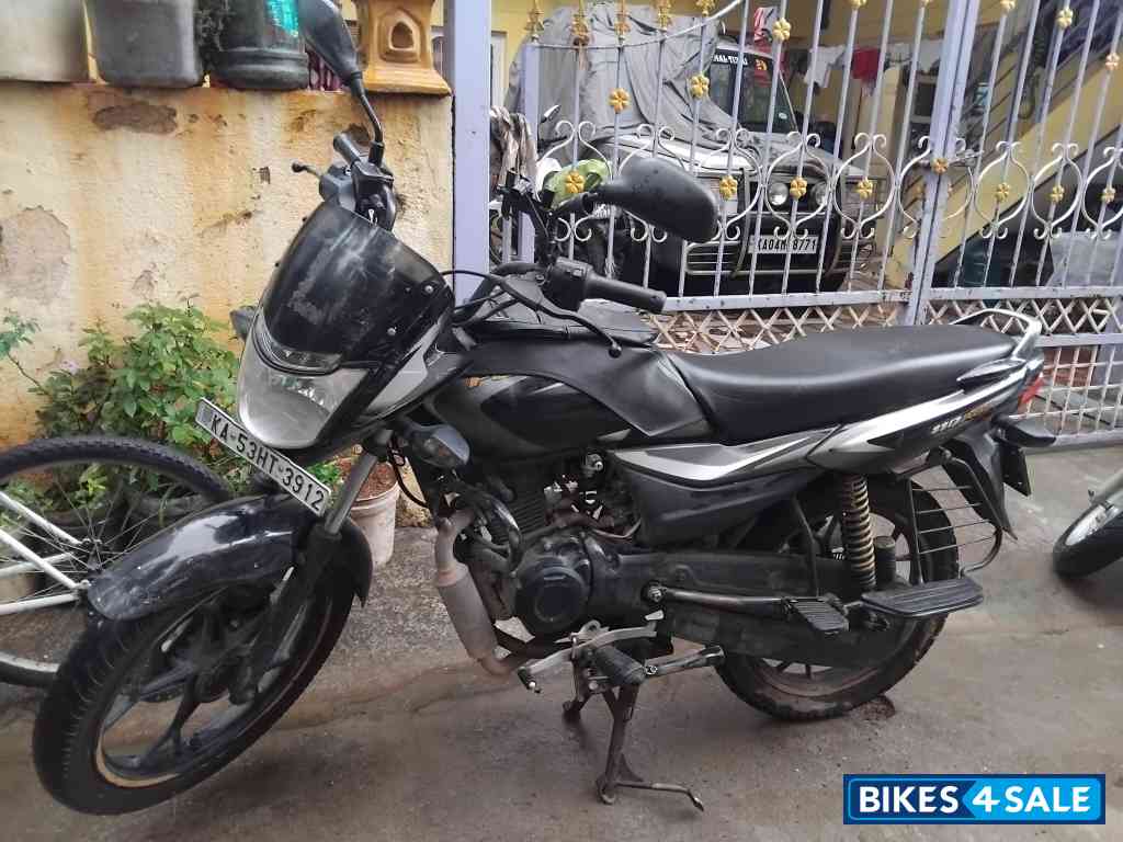 Black Bajaj Platina 110 ABS