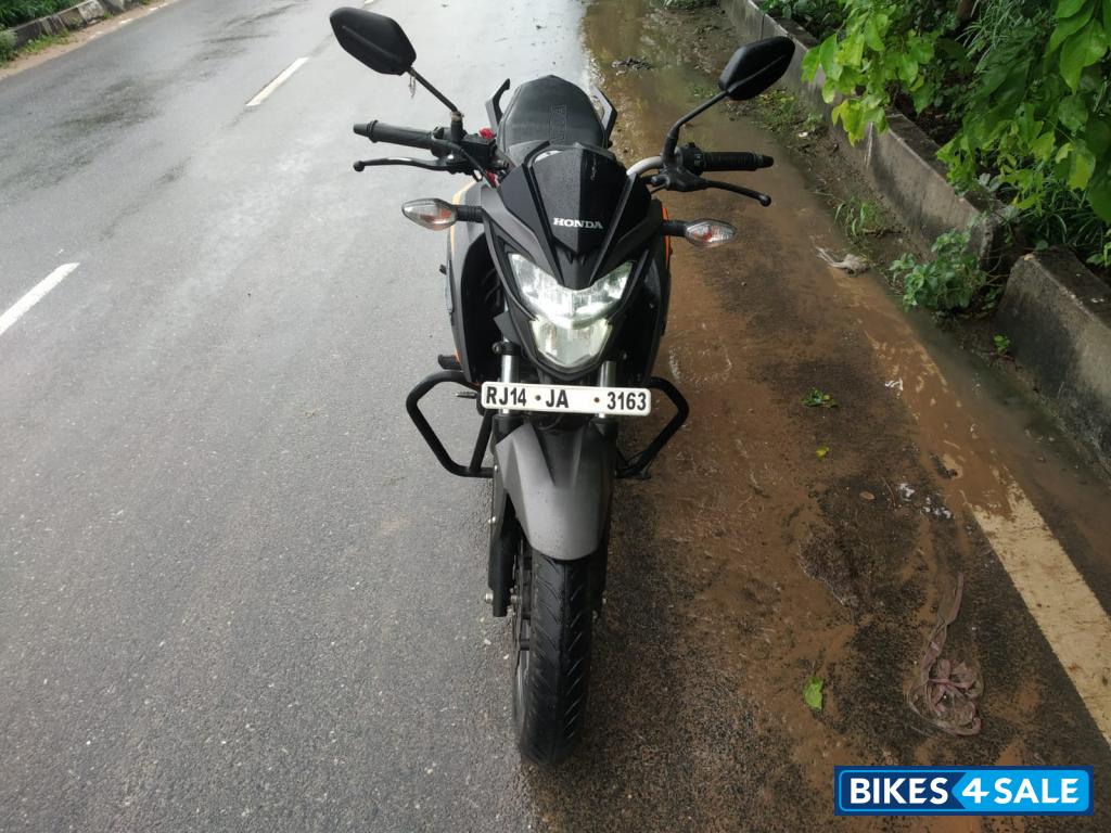 Honda CB Hornet 160R ABS