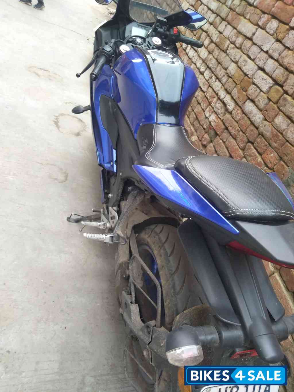 Yamaha R15 V4