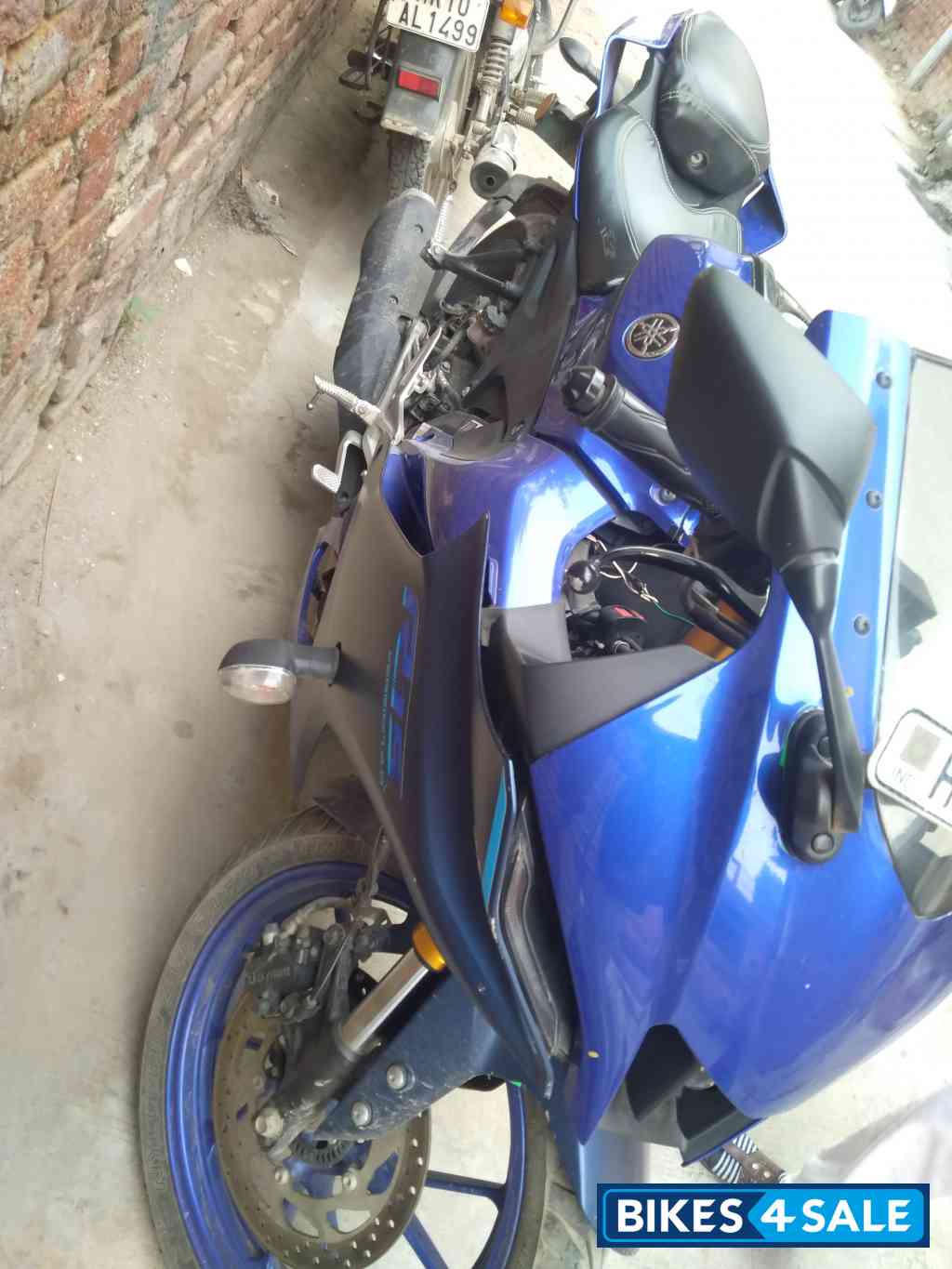 Yamaha R15 V4