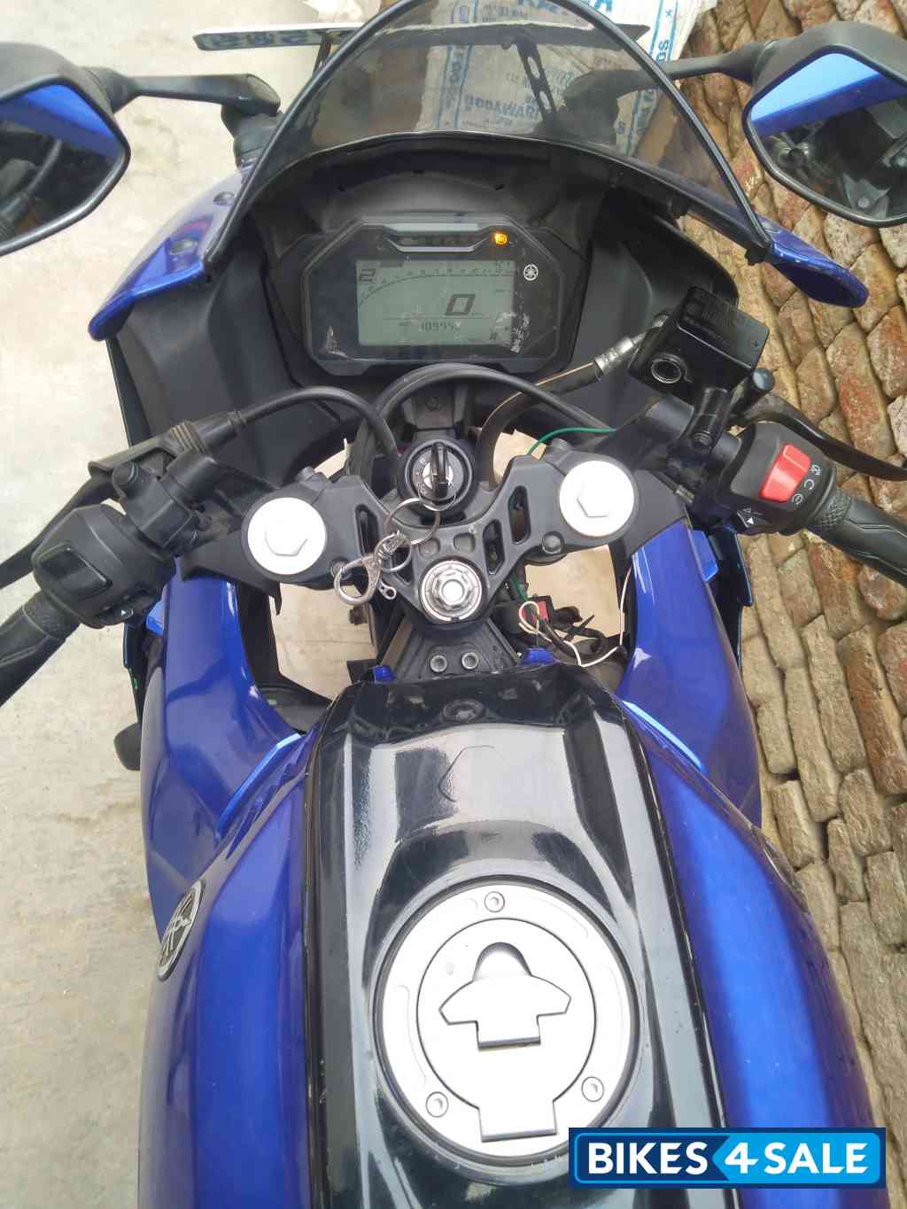 Yamaha R15 V4