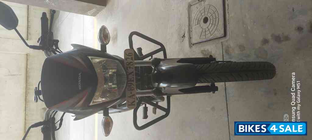 Black Honda Shine 125
