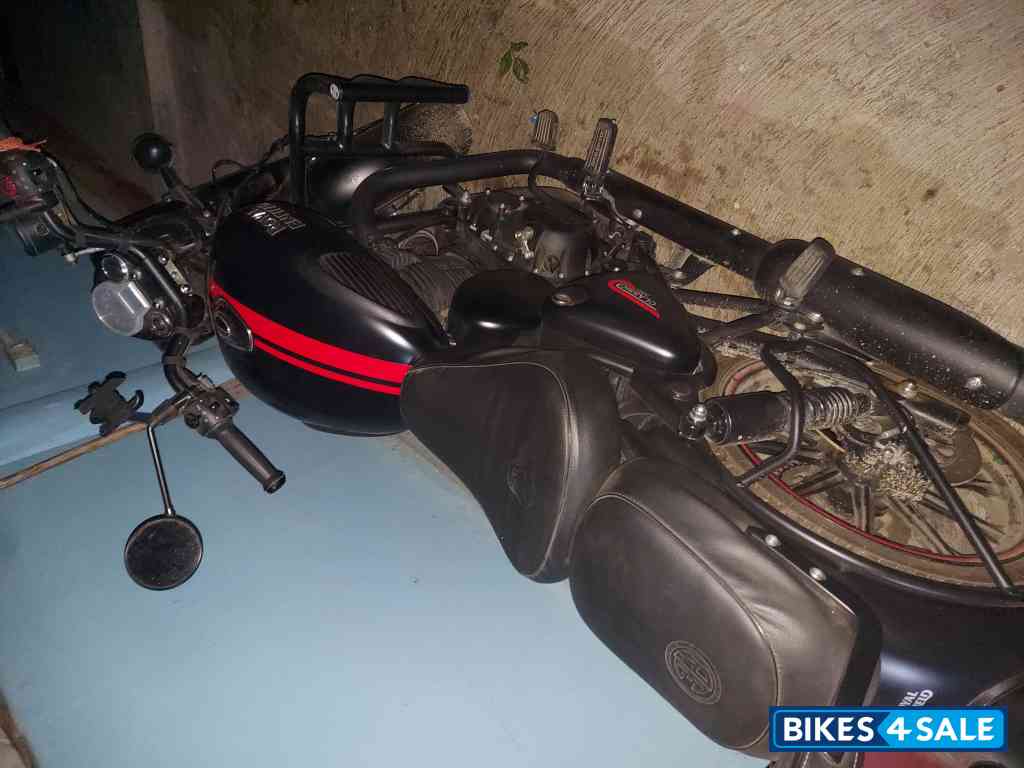 Royal Enfield Classic Stealth Black