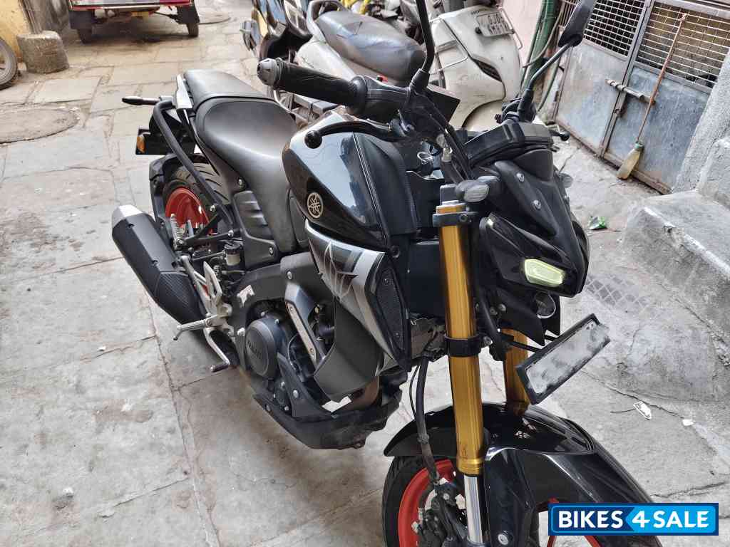 Metallic Black Yamaha MT-15 Ver 2.0