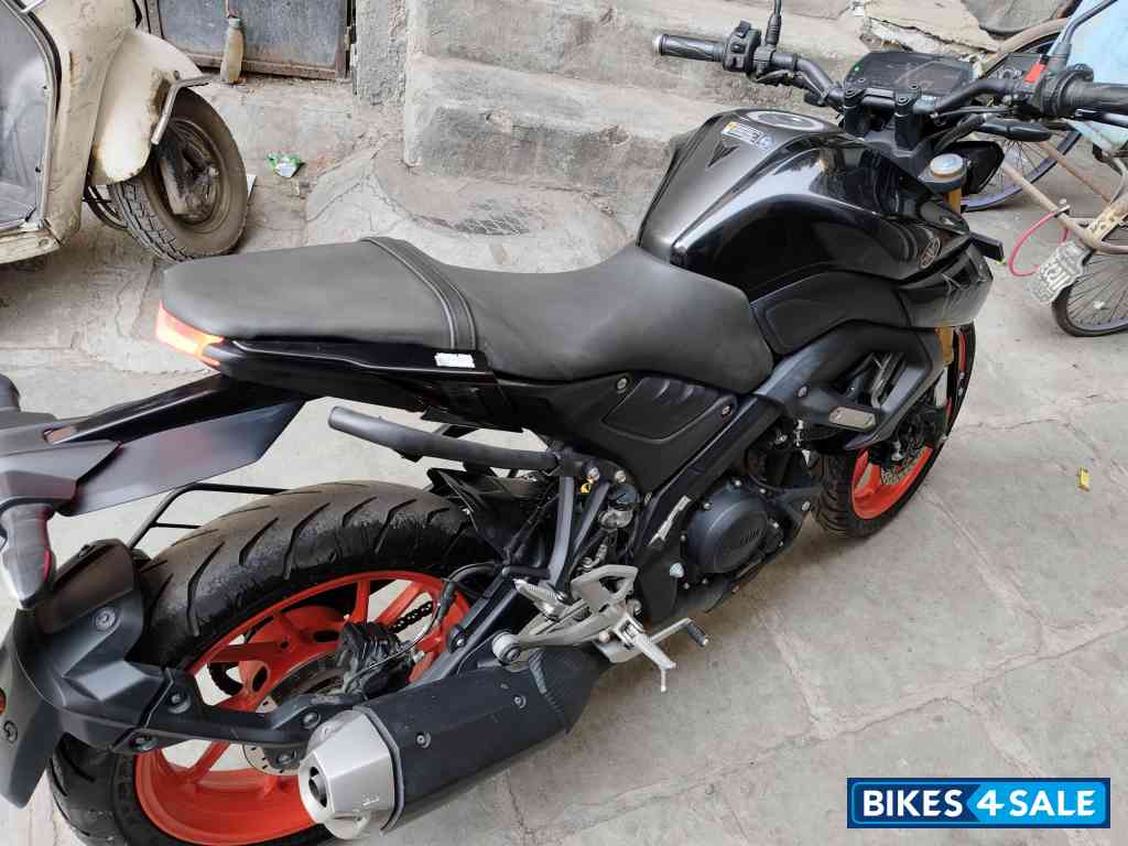 Metallic Black Yamaha MT-15 Ver 2.0