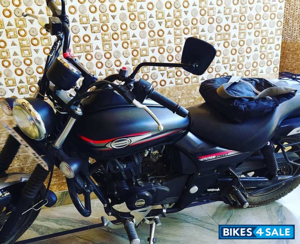 Bajaj Avenger Street 220