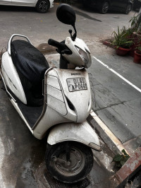 White Honda Activa 6G Dlx