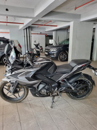 Bajaj Pulsar RS 200 ABS