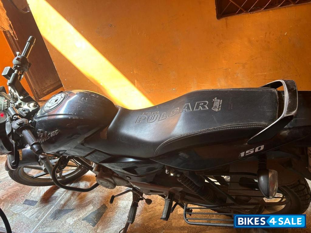 Black Bajaj Pulsar 150