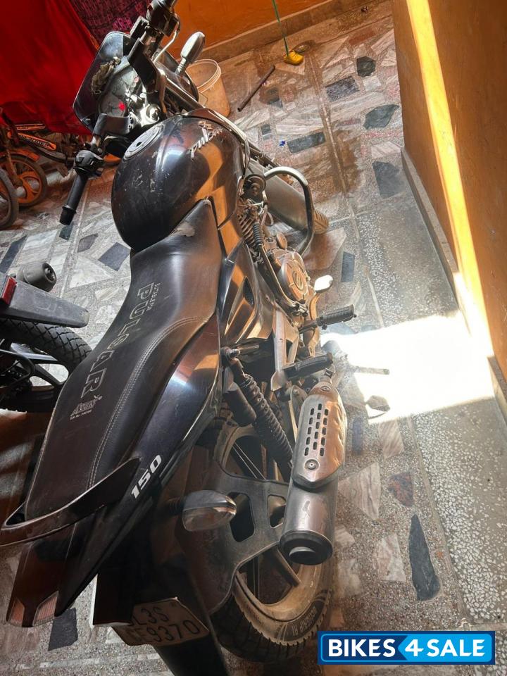 Black Bajaj Pulsar 150