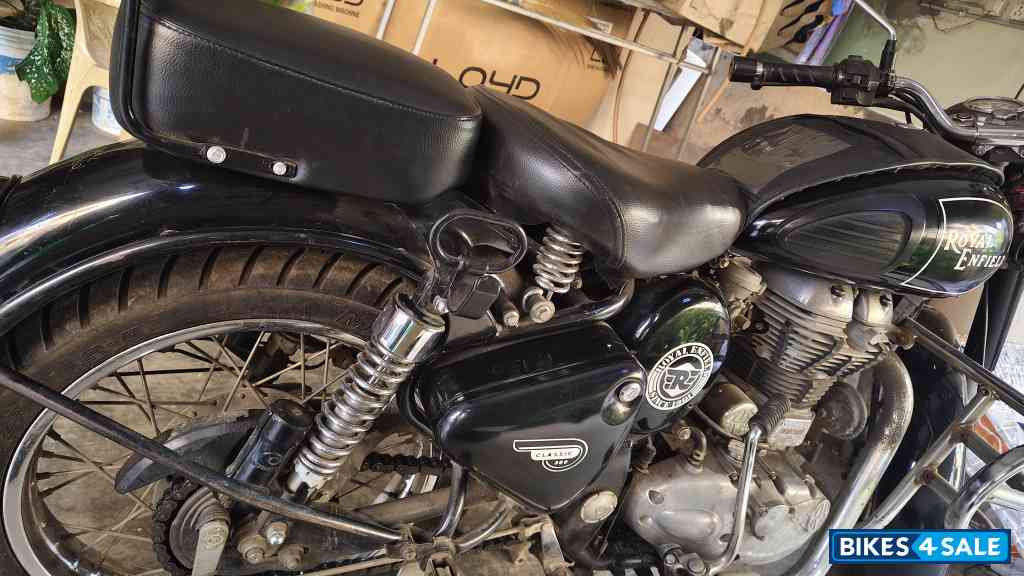 Black Royal Enfield Classic 350
