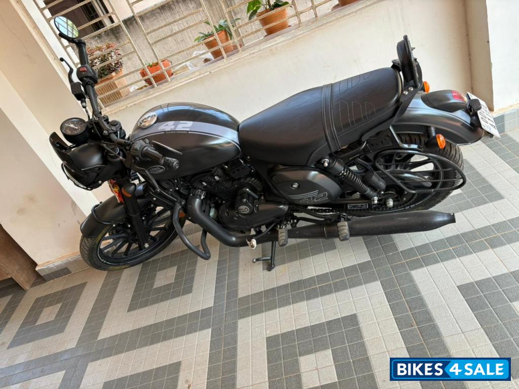 Jawa 42 Dual Channel ABS Cosmic Carbon