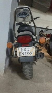 Black Bajaj Avenger 220 DTS-i