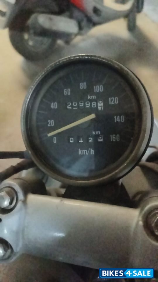 Black Bajaj Avenger 220 DTS-i Black Bajaj Avenger 220 DTS-i