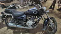 Black Bajaj Avenger 220 DTS-i