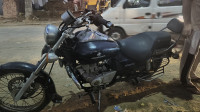 Black Bajaj Avenger 220 DTS-i