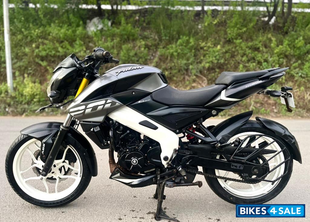Bajaj Pulsar NS200