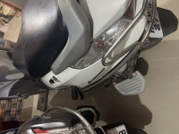 White Honda Aviator