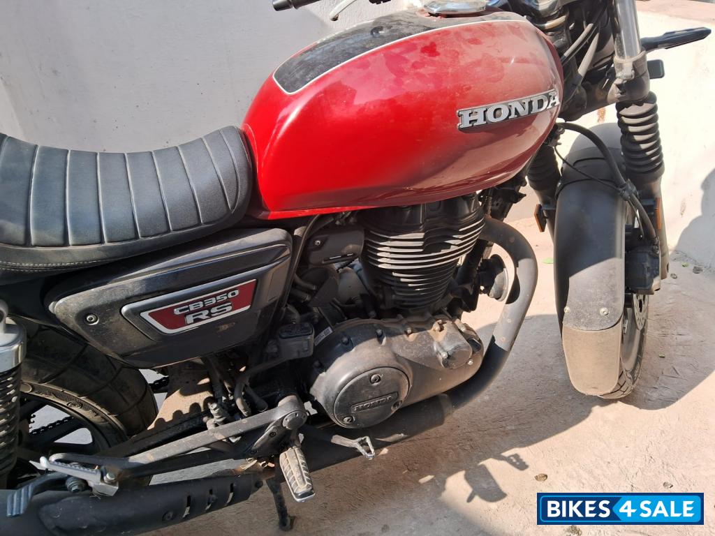 Red Honda CB350RS