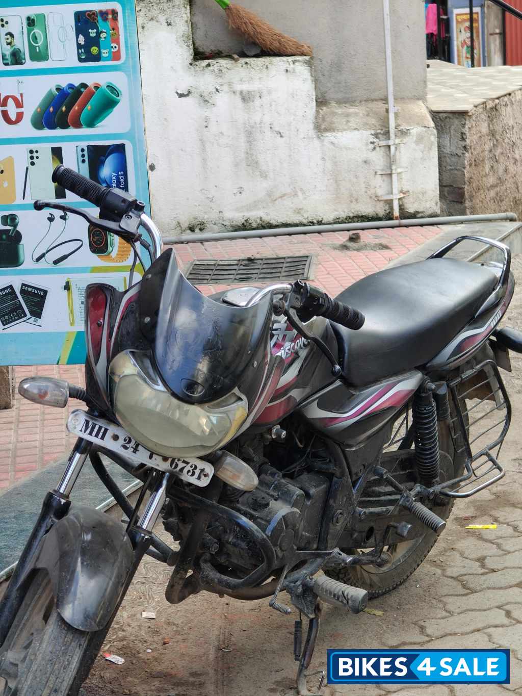 Blue But Sticker Was Red Bajaj Discover 100 DTS-Si