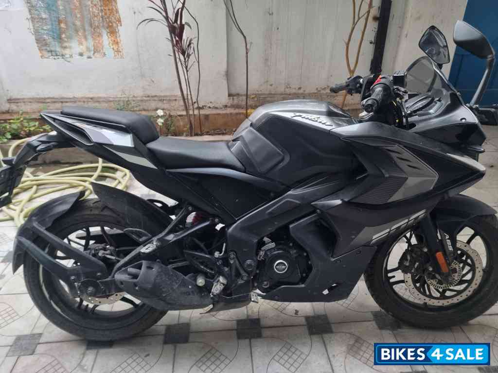 Gray Bajaj Pulsar RS 200 BS6 Gray Bajaj Pulsar RS 200 BS6