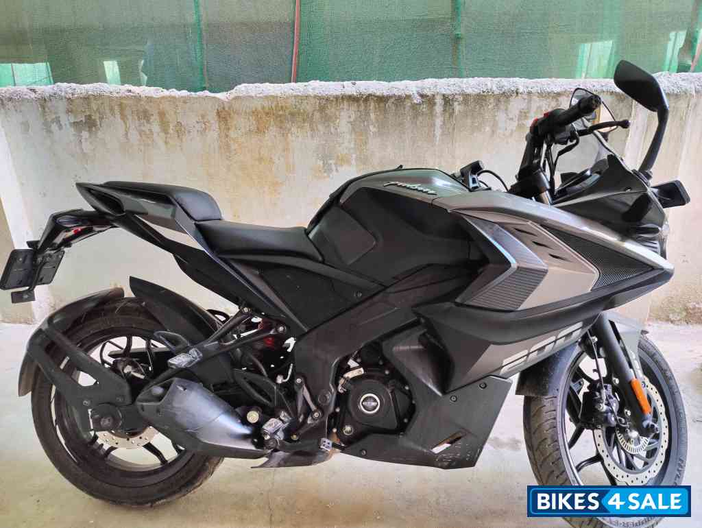 Gray Bajaj Pulsar RS 200 BS6 Gray Bajaj Pulsar RS 200 BS6