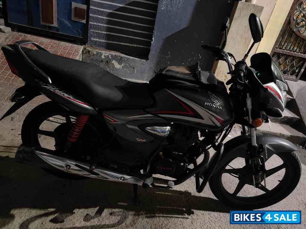 Silver And Red Honda CB Shine