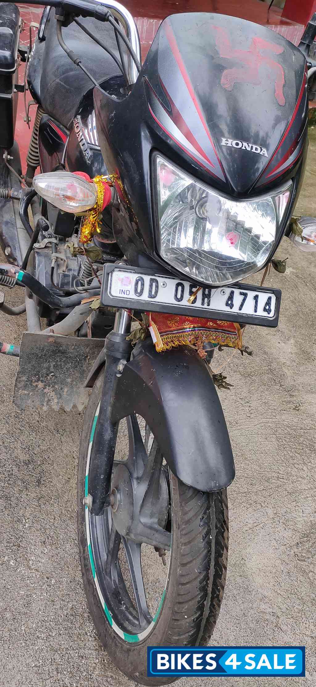 Black Honda CB Shine