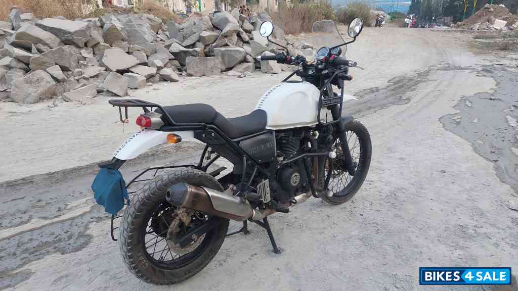 White Royal Enfield Himalayan