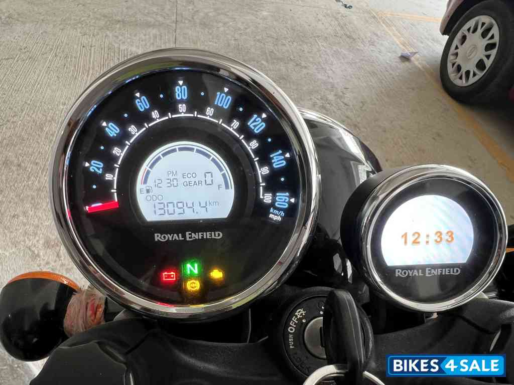 Stellar Black Royal Enfield Meteor 350 Stellar