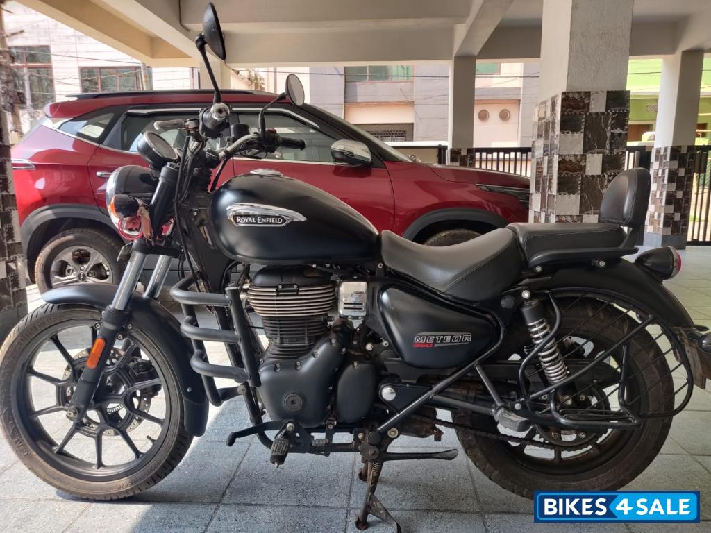 Stellar Black Royal Enfield Meteor 350 Stellar