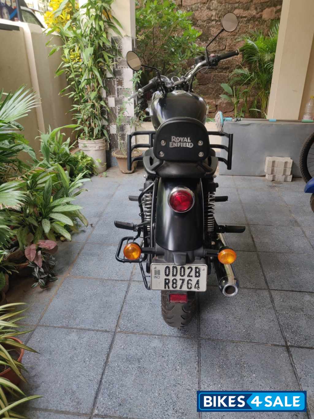 Stellar Black Royal Enfield Meteor 350 Stellar