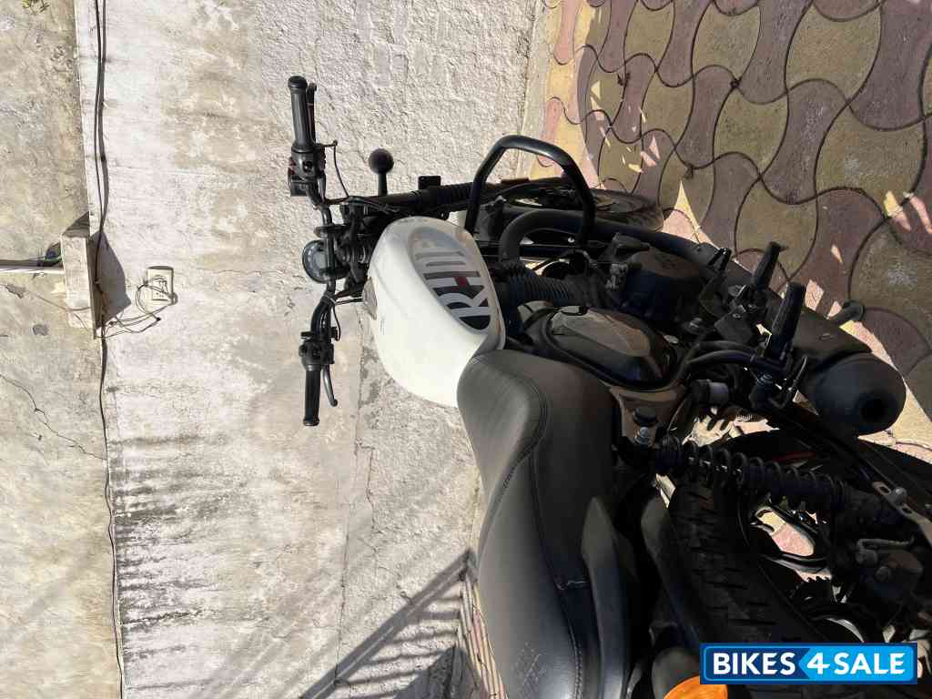 Royal Enfield Hunter 350 Metro